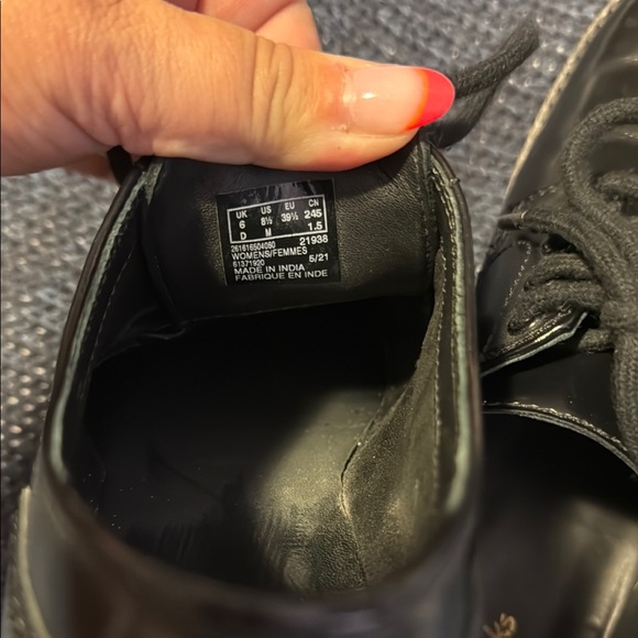 Clarks Black Leather Lace-Up Flats - Picture 6 of 7